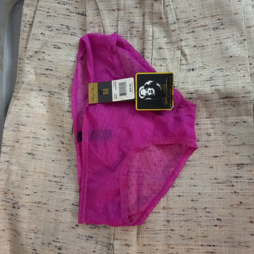 Marilyn Monroe M Panties Hot Pink Lace NEW